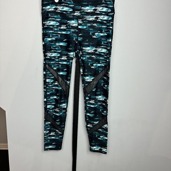 EUC - Fabletics Leggings with Mesh - Size L - Picture 6 of 7